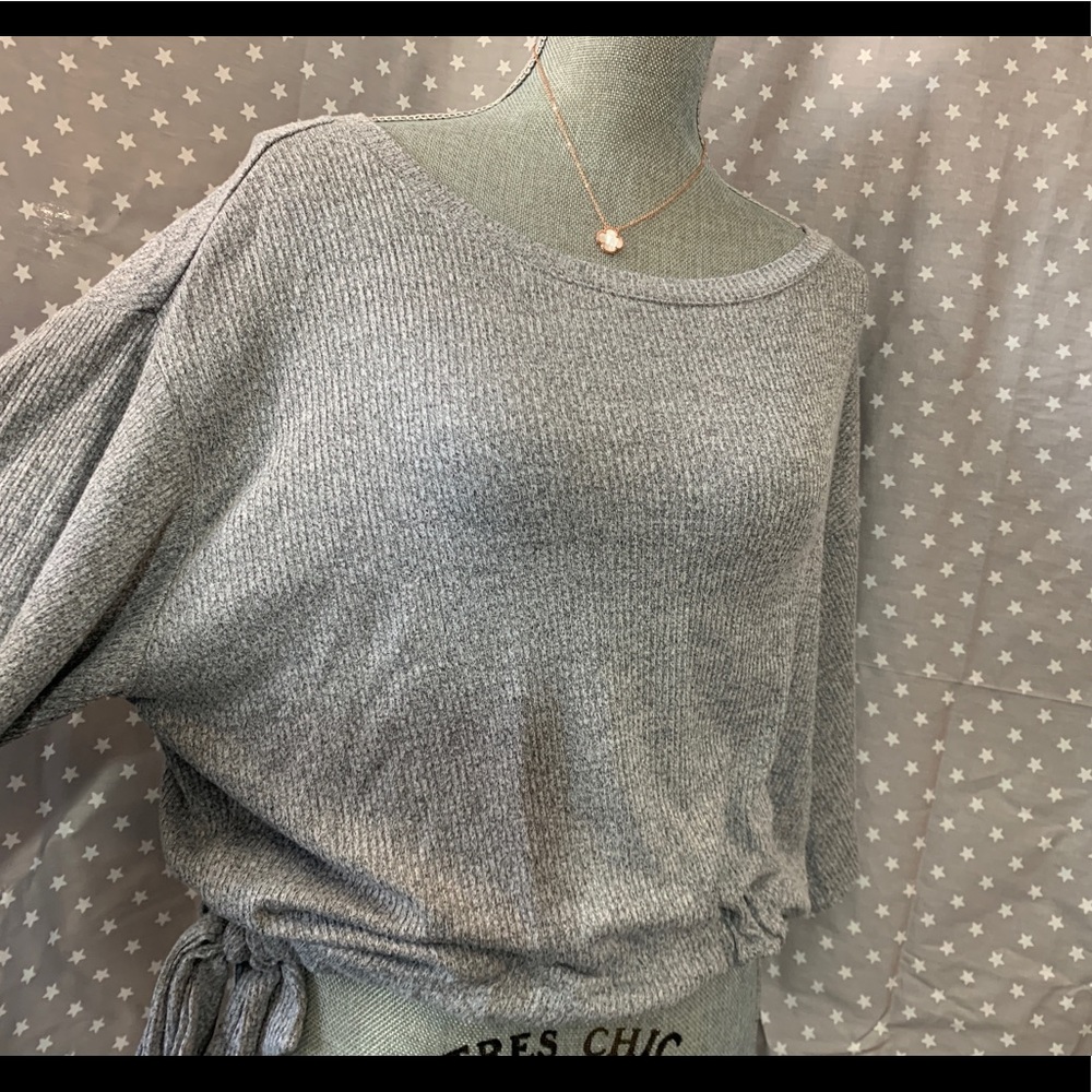 GAP GREY CINCHED SWEATER